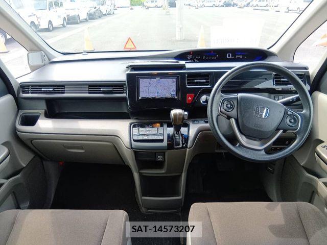 Honda e 2017-08 8782146-1