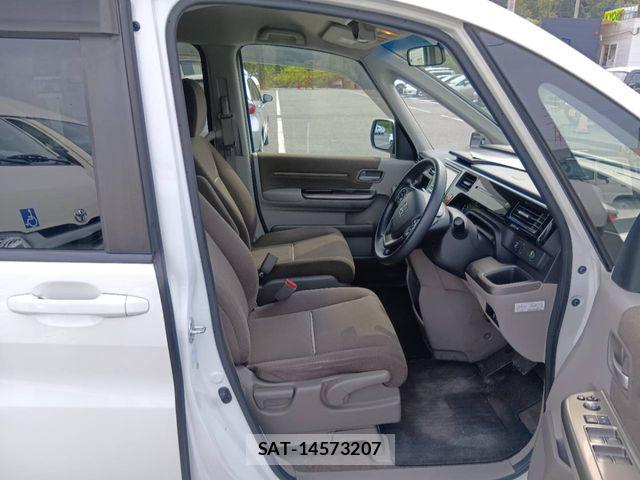 Honda e 2017-08 8782146-3