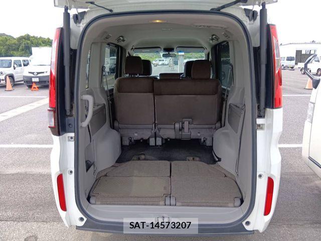 Honda e 2017-08 8782146-5