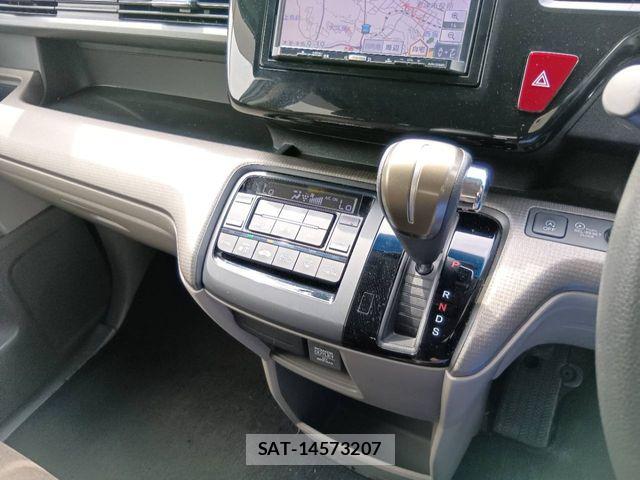 Honda e 2017-08 8782146-8