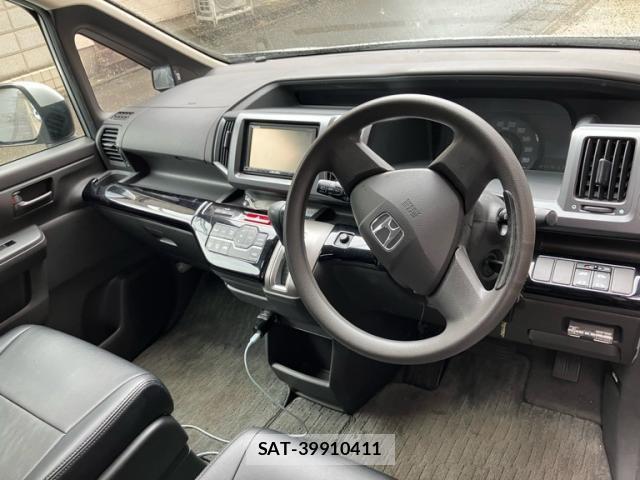 Honda e 2010-01 8831765-10