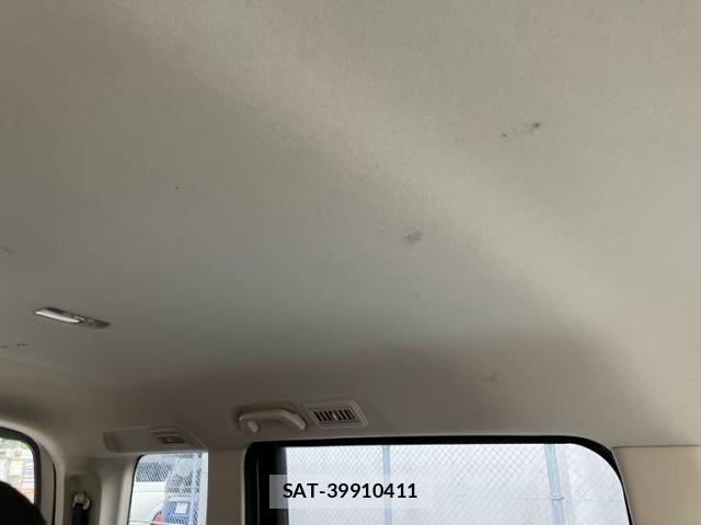 Honda e 2010-01 8831765-16