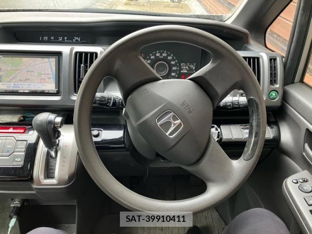 Honda e 2010-01 8831765-20