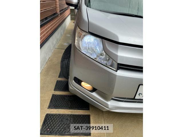 Honda e 2010-01 8831765-21