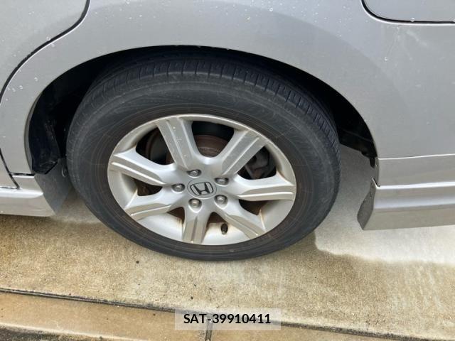 Honda e 2010-01 8831765-5