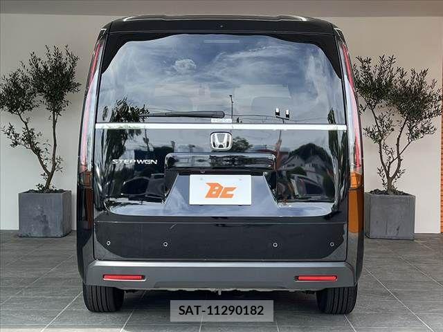 Honda e 2024-12 8882303-13