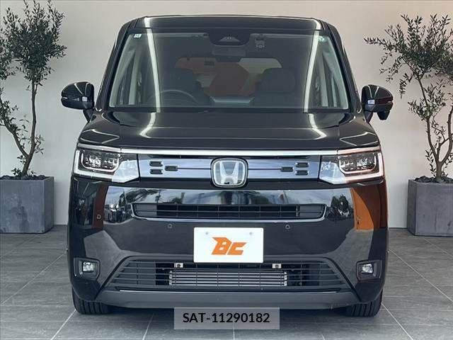 Honda e 2024-12 8882303-8