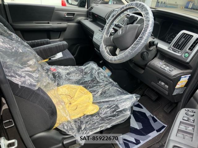 Honda e 2010-01 8884388-10
