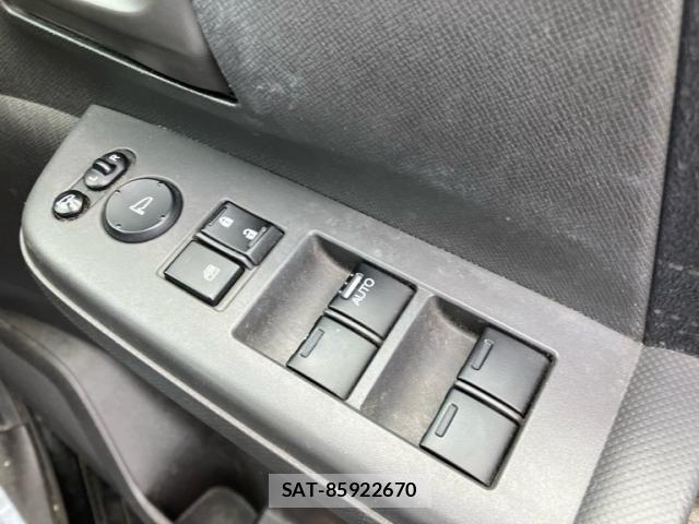 Honda e 2010-01 8884388-14