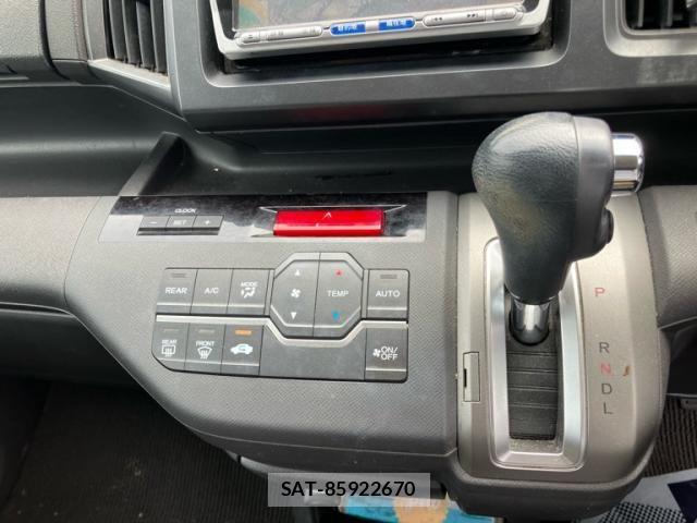 Honda e 2010-01 8884388-18