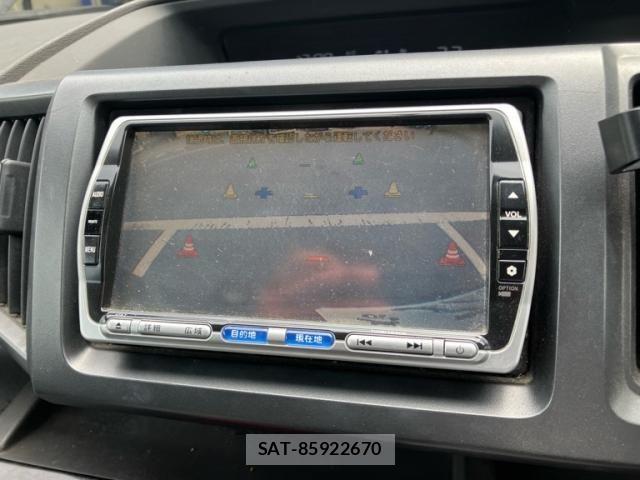 Honda e 2010-01 8884388-19