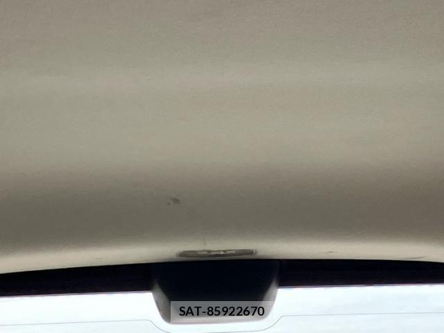 Honda e 2010-01 8884388-23