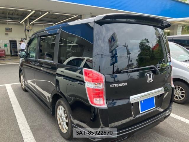 Honda e 2010-01 8884388-3