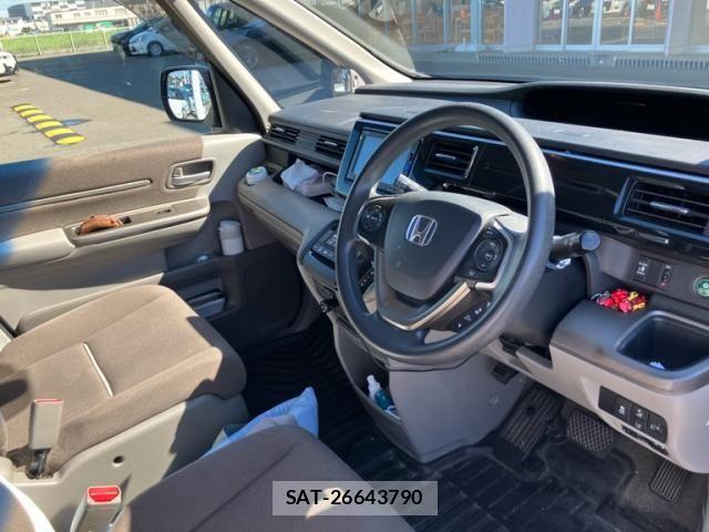 Honda e 2016-09 8884385-14