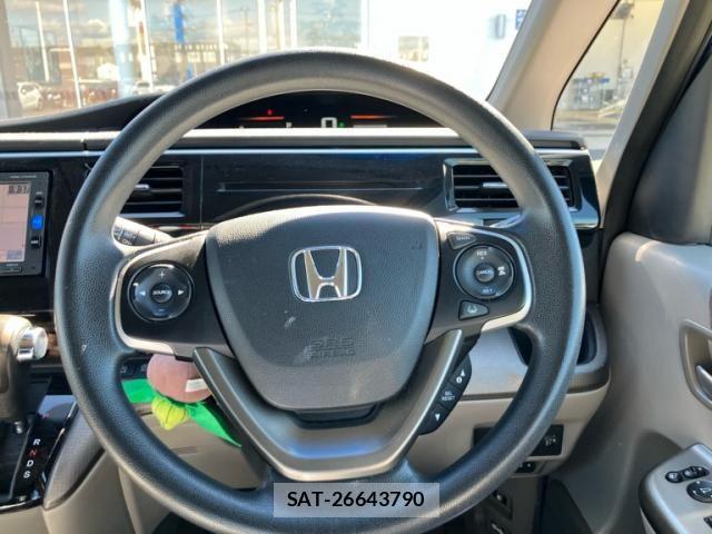 Honda e 2016-09 8884385-21