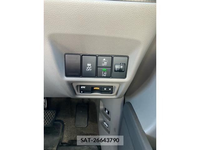 Honda e 2016-09 8884385-22