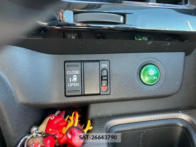 Honda e 2016-09 8884385-23