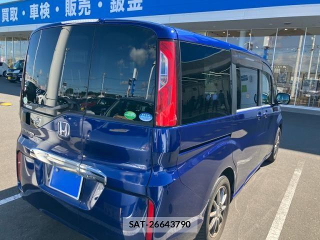 Honda e 2016-09 8884385-5