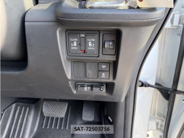 Honda e 2023-08 6753417-17