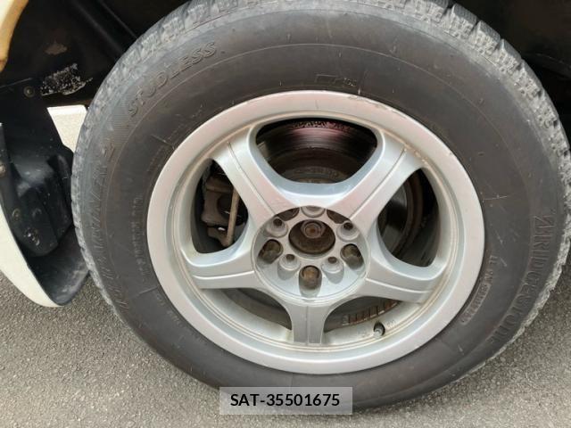 Honda e 2005-04 6913515-13
