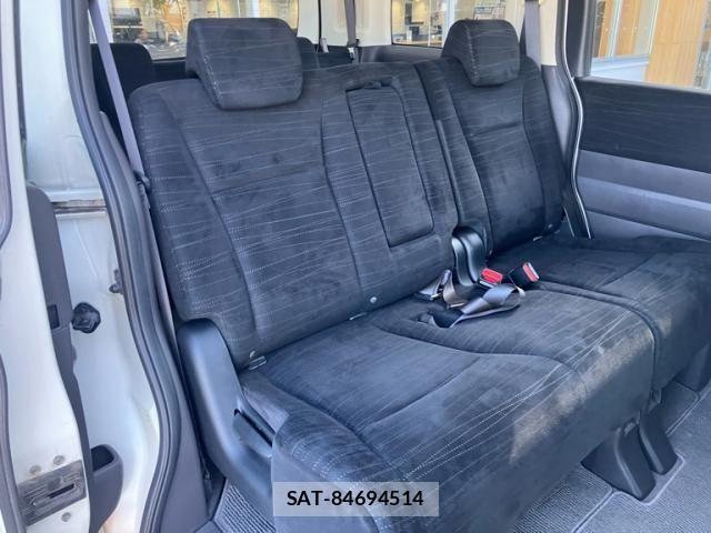 Honda e 2012-02 6913506-11