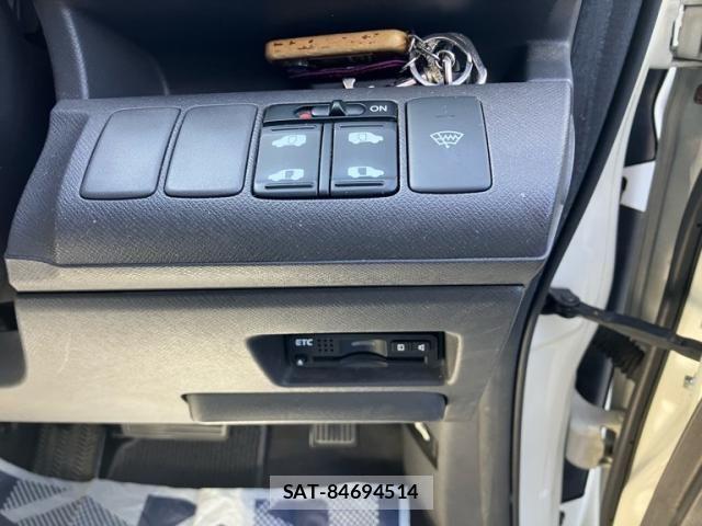 Honda e 2012-02 6913506-19