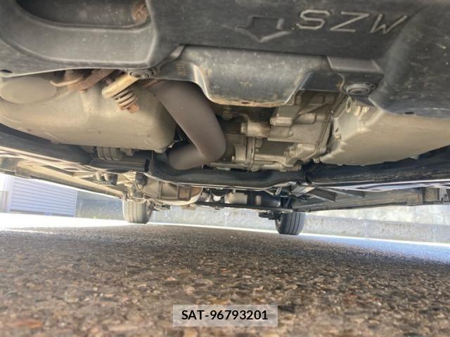 Honda e 2014-04 7021662-11