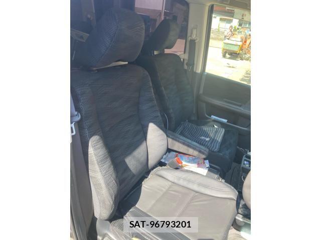 Honda e 2014-04 7021662-13