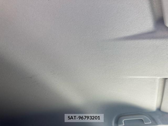 Honda e 2014-04 7021662-18
