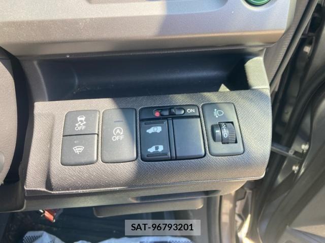 Honda e 2014-04 7021662-19