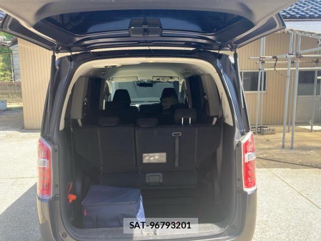 Honda e 2014-04 7021662-25