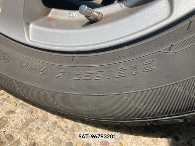 Honda e 2014-04 7021662-6