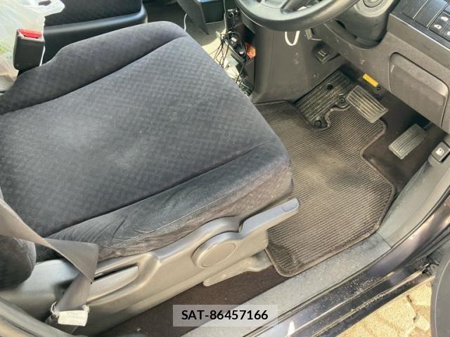 Honda e 2007-02 7217800-16