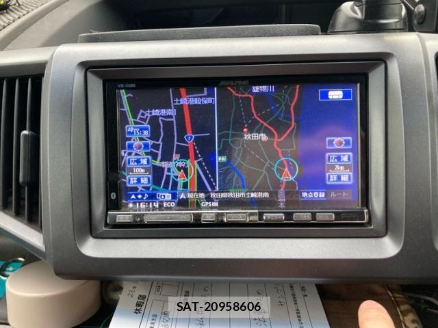 Honda e 2011-06 7217796-18