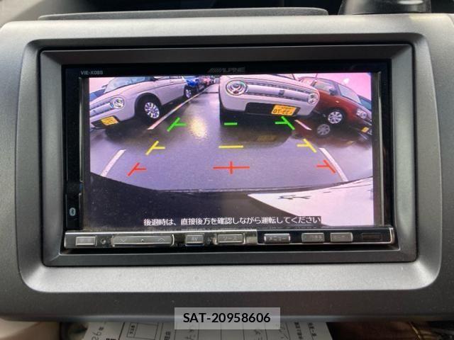 Honda e 2011-06 7217796-19