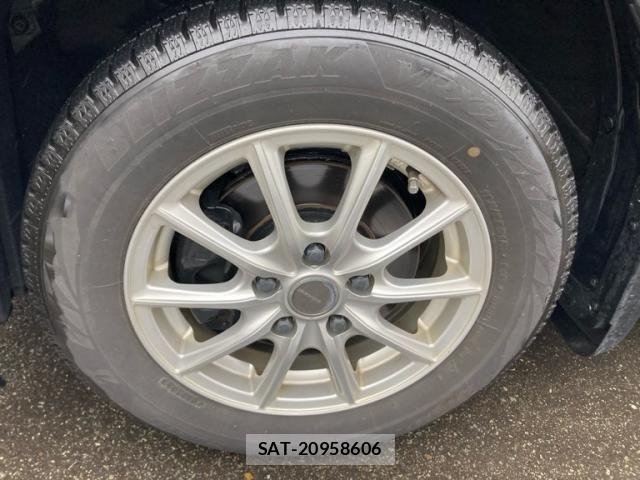 Honda e 2011-06 7217796-4