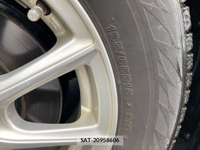 Honda e 2011-06 7217796-5