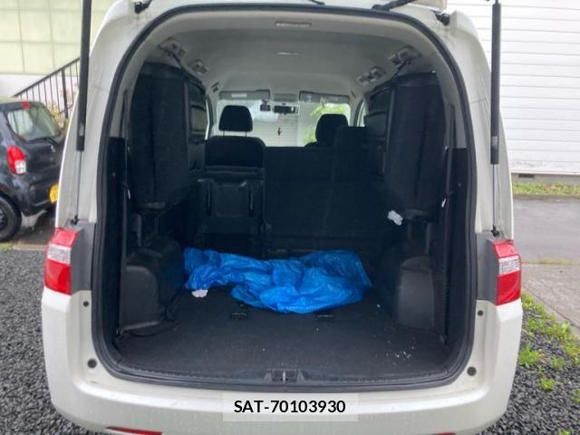 Honda e 2009-05 7394276-20