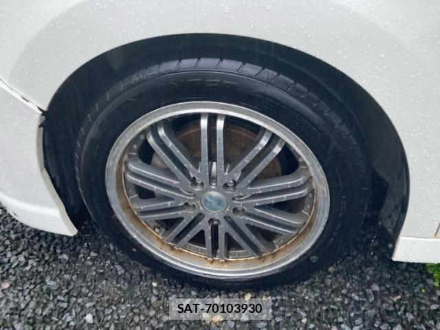 Honda e 2009-05 7394276-7