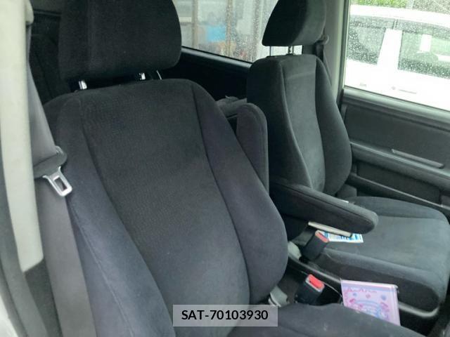 Honda e 2009-05 7394276-8