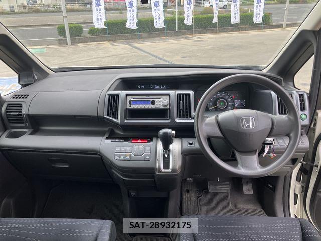 Honda e 2011-07 7458081-10