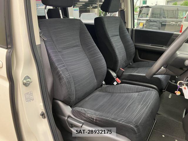 Honda e 2011-07 7458081-11