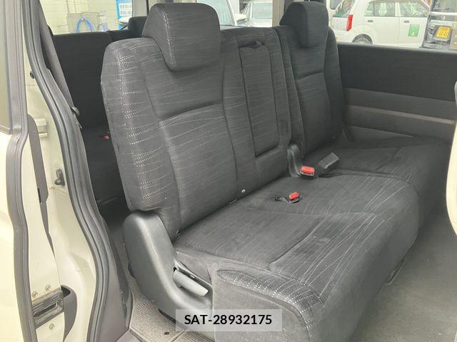 Honda e 2011-07 7458081-12