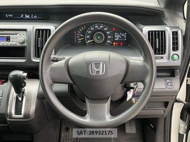 Honda e 2011-07 7458081-17