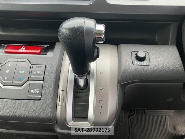 Honda e 2011-07 7458081-20
