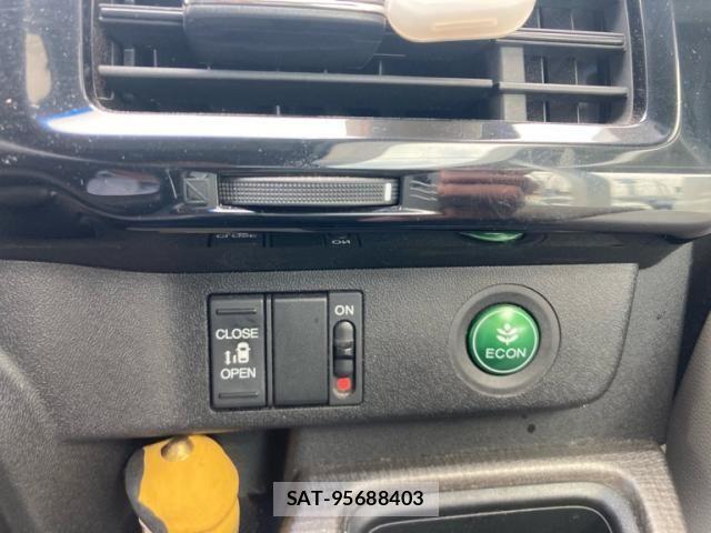 Honda e 2015-07 7620332-21
