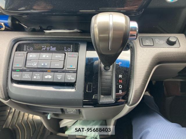 Honda e 2015-07 7620332-24