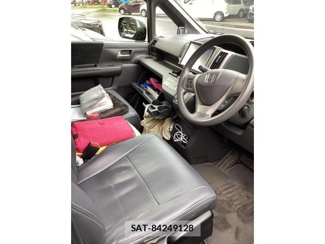 Honda e 2013-09 8038453-12