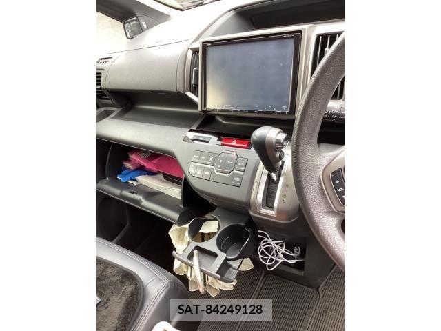 Honda e 2013-09 8038453-6