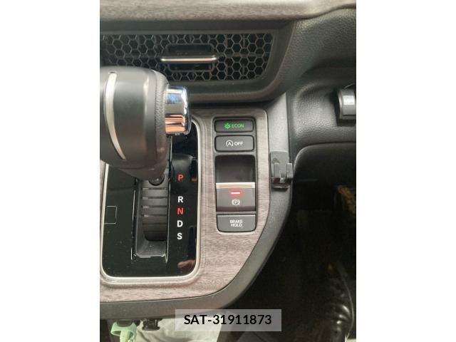 Honda e 2023-09 8075702-24